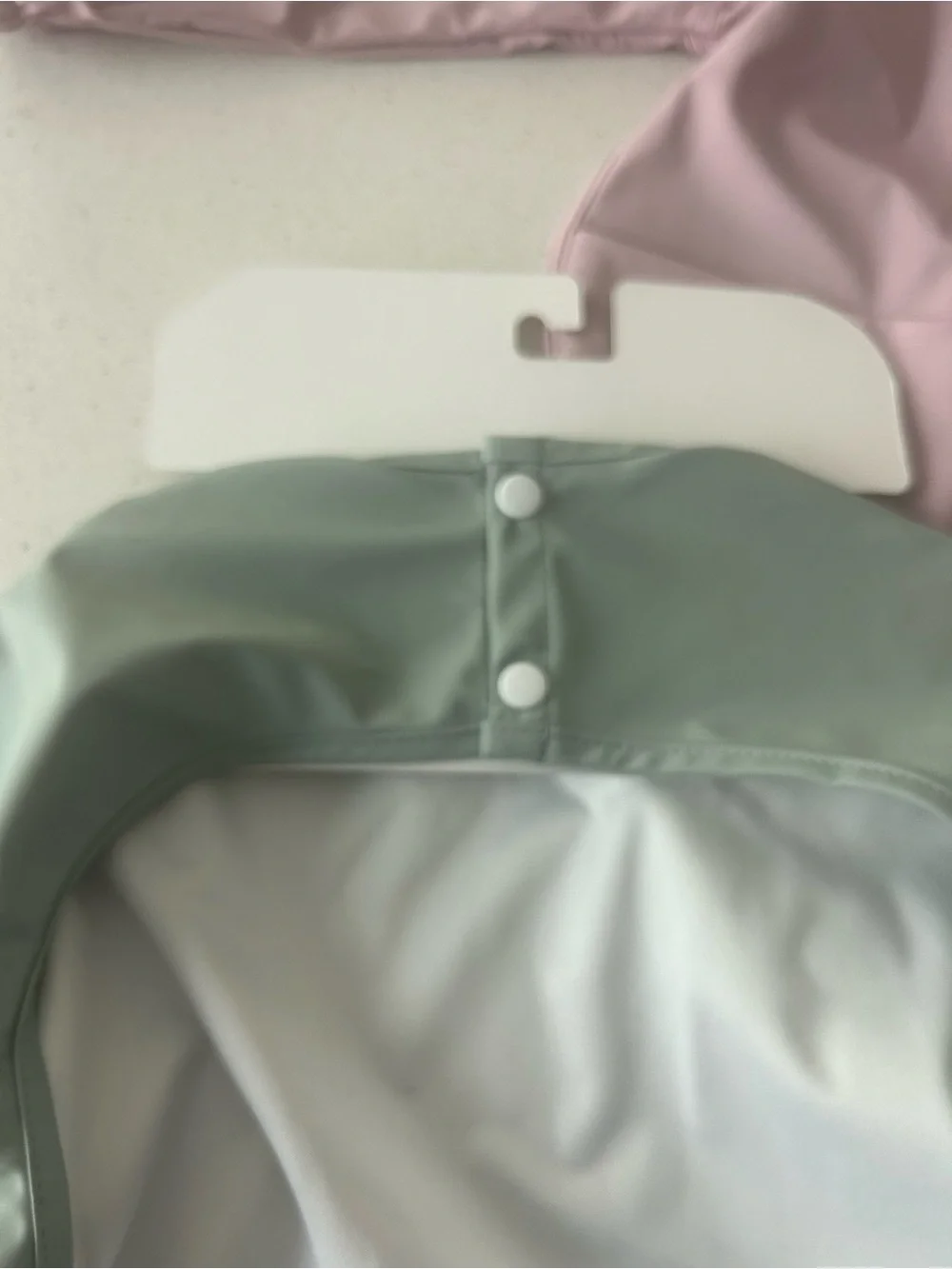 Willow + Sim Long Sleeve Ruffle Baby Bibs Mess-Proof Feeding Bib for Babies